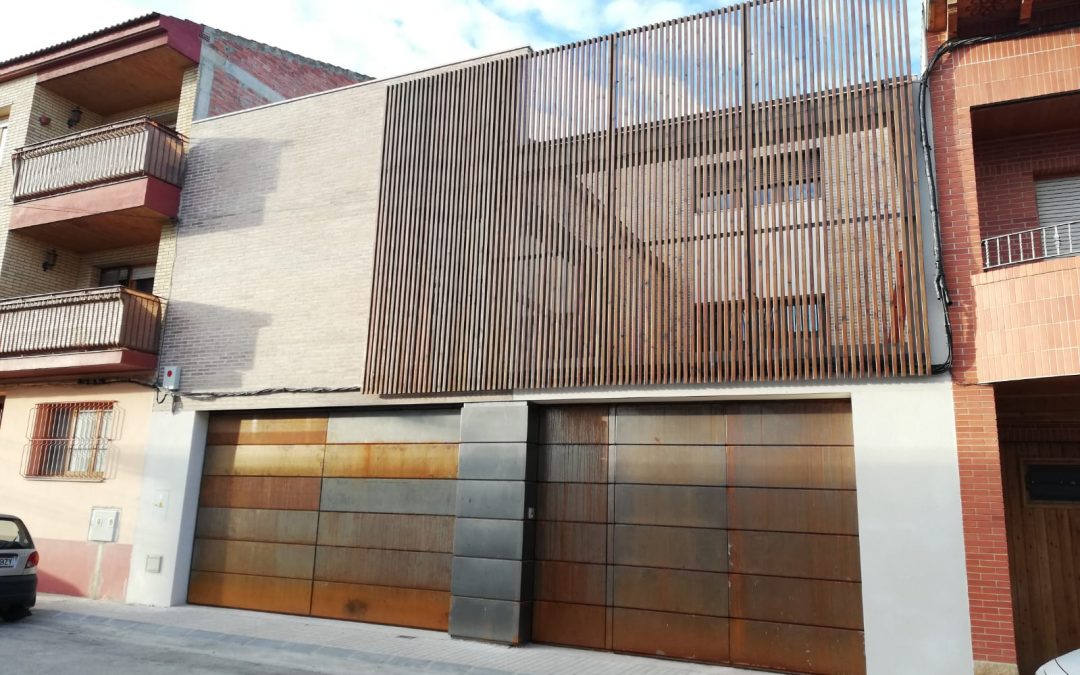 Vivienda unifamiliar entre medianeras en c/ Cortes de Aragón
