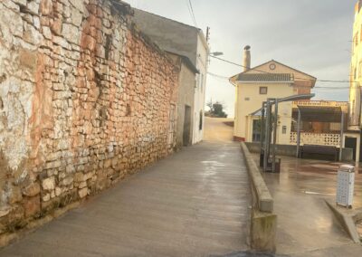 Renovación de Pavimentos y Servicios en Calle Moncayo de Escatrón